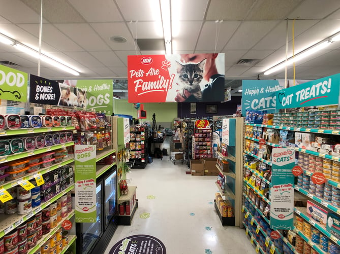 pet aisle full